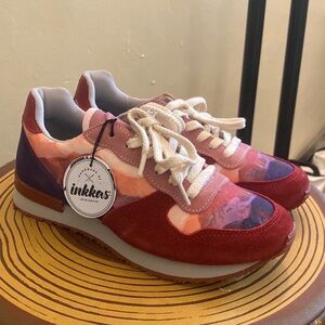 NEW WITH BOX AND TAGS INKKAS Andes Trainer Womens 8